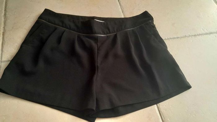 Short noir