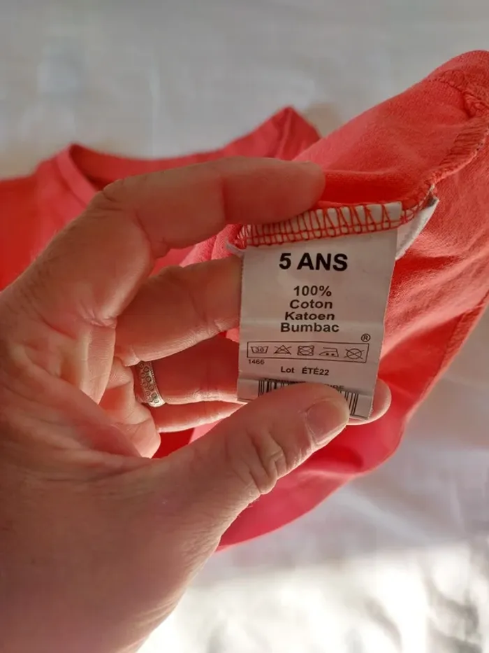 Tee-shirt manche courte fille 5 ans - photo numéro 4