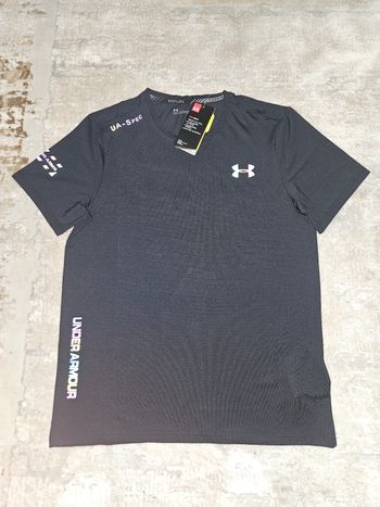 T-shirt under armour