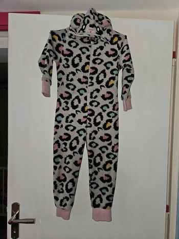 Pyjama/combinaison fille 5/6 ans