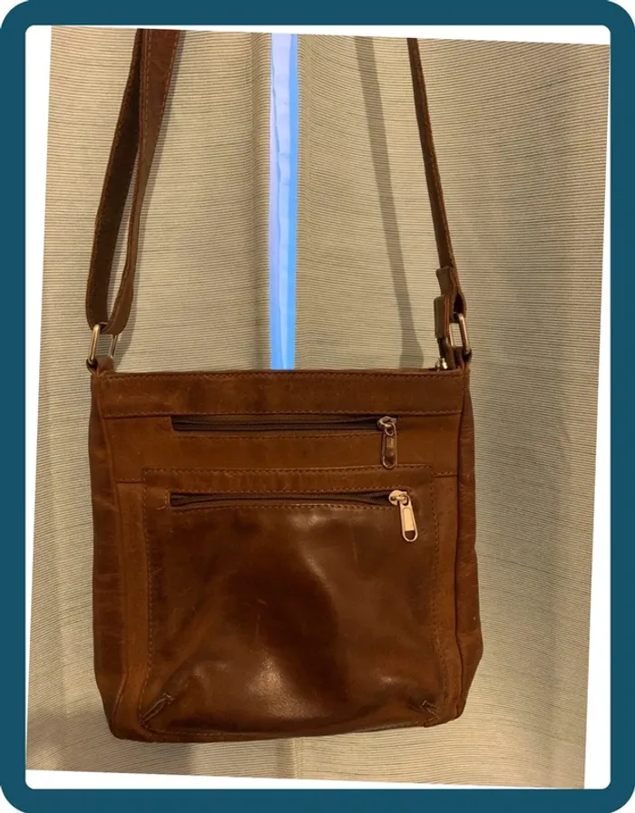 Très joli sac en  cuir à bandoulière couleur camel - photo numéro 3