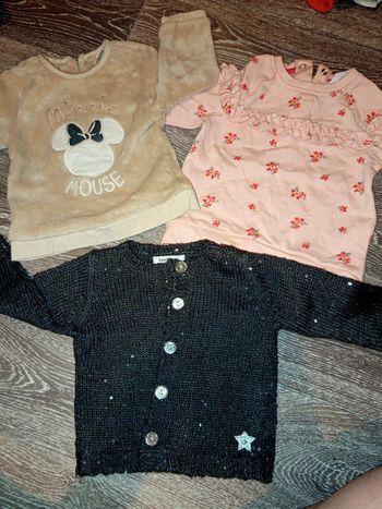Trois pull / veste fille 6 mois
