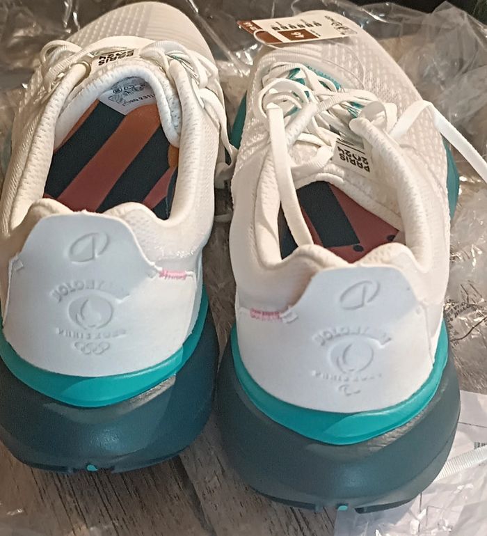 Baskets sneakers Decathlon Volontaires Jeux Olympiques de Paris 2024 t.46 - photo numéro 3