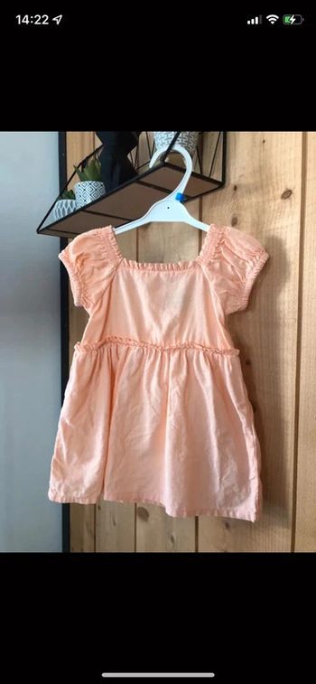 Robe 9 mois comme neuve