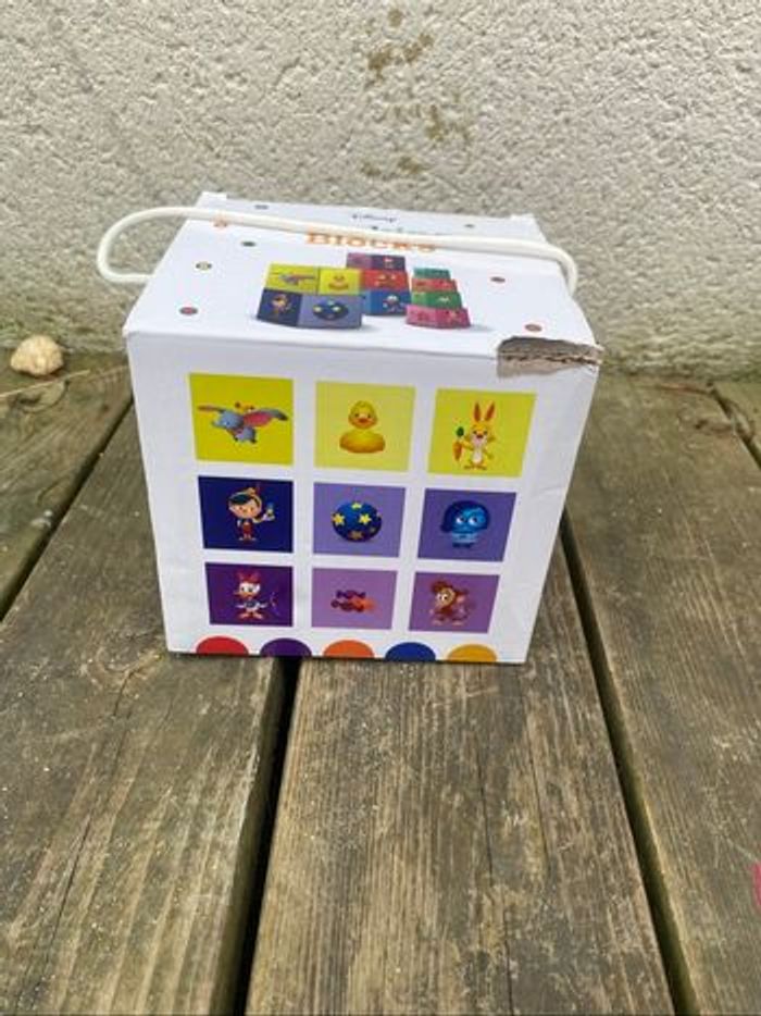 Cube a empiler