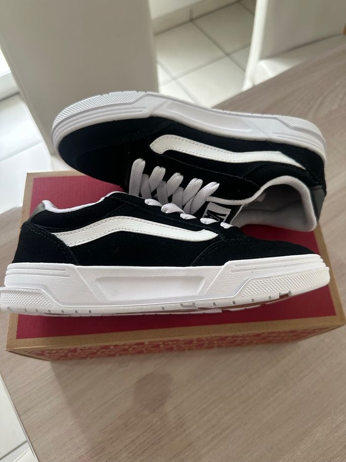 Vans Hylane taille 36,5 noire - photo numéro 3