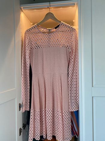 BCBG - robe rose poudrée