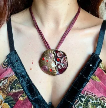 Collier bordeaux/bronze Abstract Boho 70s Witchy