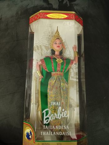 Barbie du monde Thaïlande.  En boîte