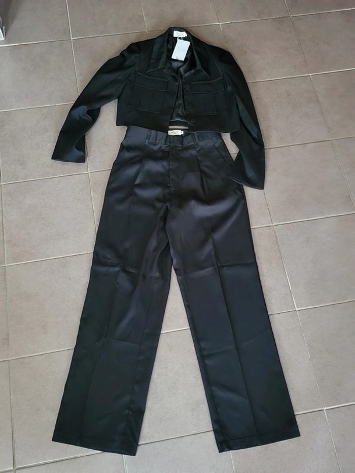 Costume noir élégant 2 pièces
De la marque Mystery Jane paris - photo numéro 2