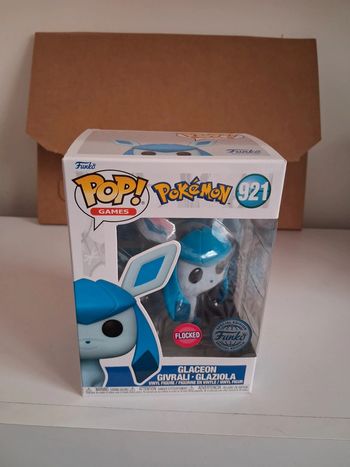 Figurine Funko Pop Givrali Glaceon 921 flocked
