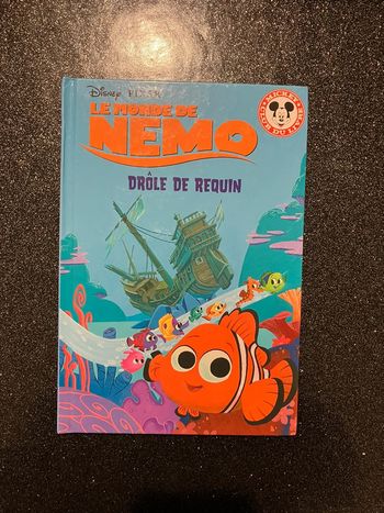 Livre Disney Le monde de Nemo Drôle de requin