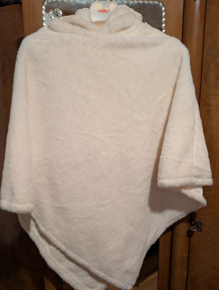 Poncho blanc douillet