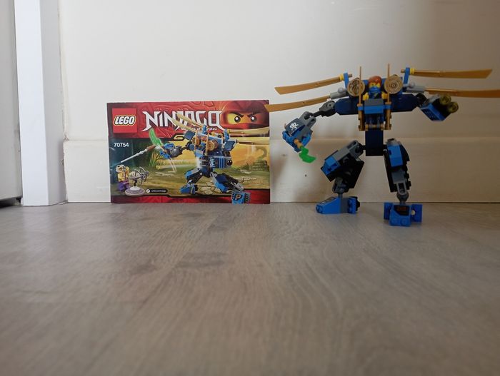 Robot  jay