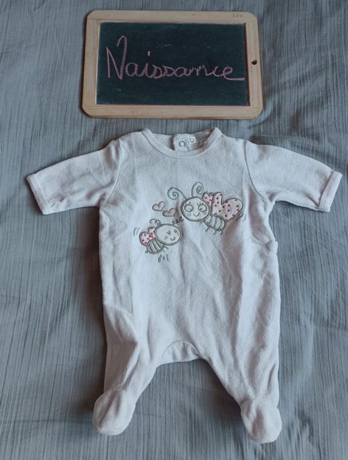 Pyjama taille naissance en très bon état