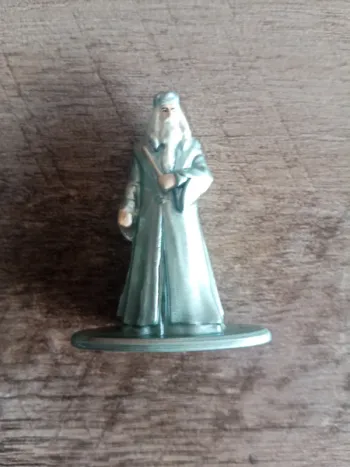 Figurine en métal de Dumbledore dans Harry Potter