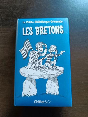 Livre LA PETITE BIBLIOTHEQUE GRINCANTE: LES BRETONS
