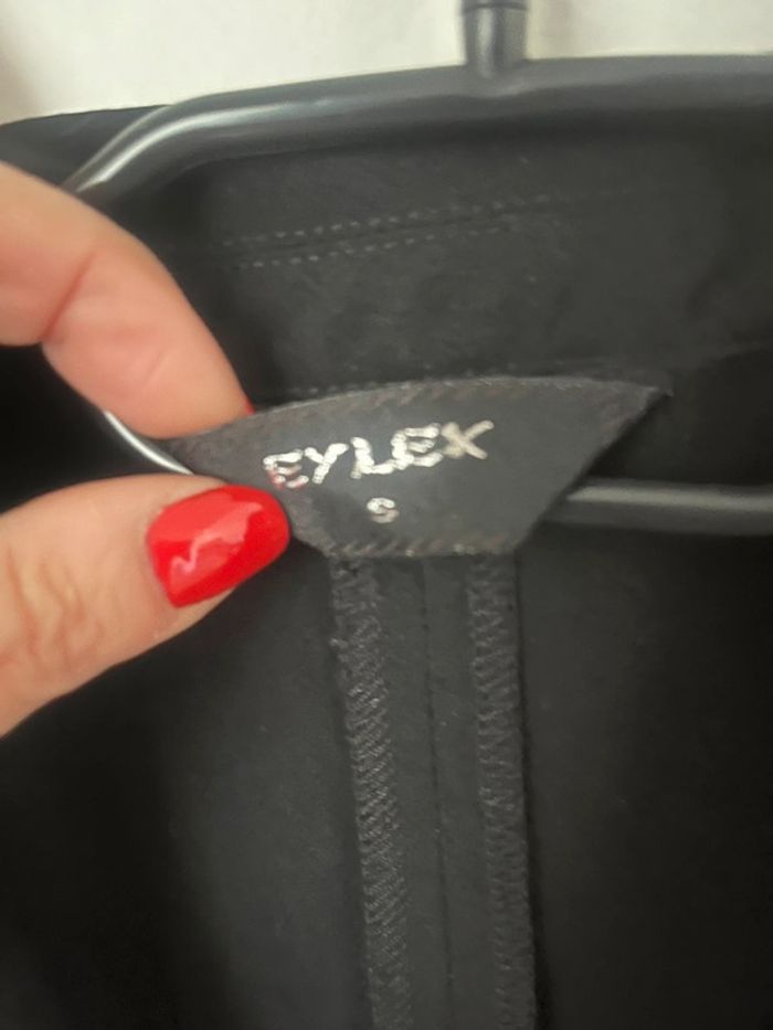 Robe noire col tailleur en V droite et ajustée taille S - photo numéro 3