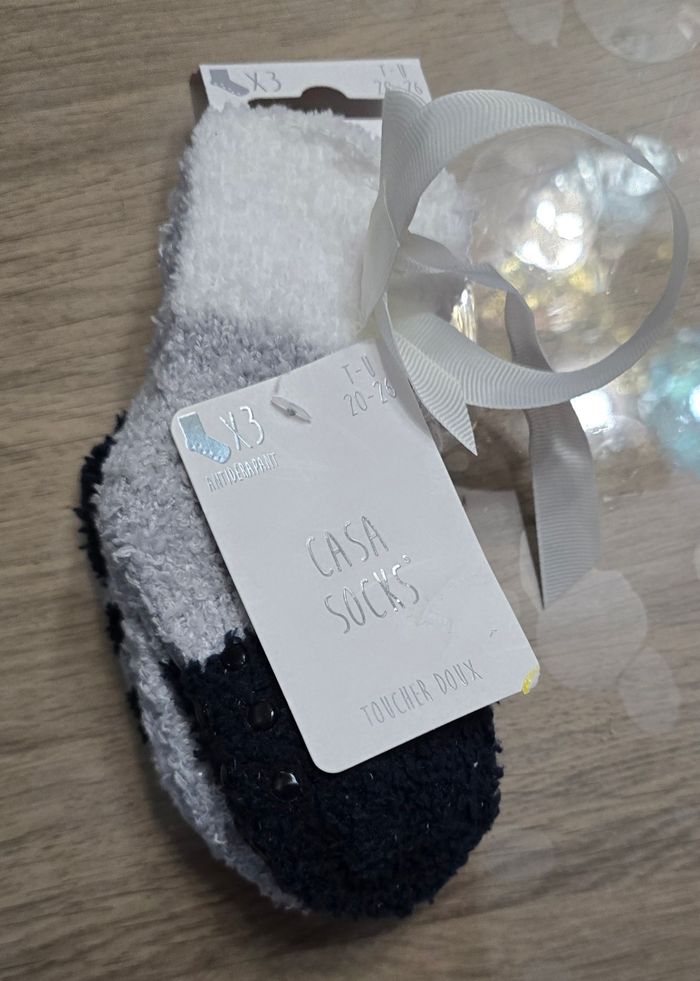 Lot 3 paires de chaussettes hiver antidérapantes neuves taille 20-26