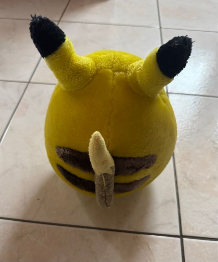 Lot de 2 Peluches Pikachu - photo numéro 3