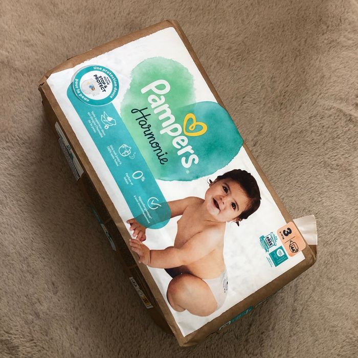 Paquet de couches Pampers taille 3