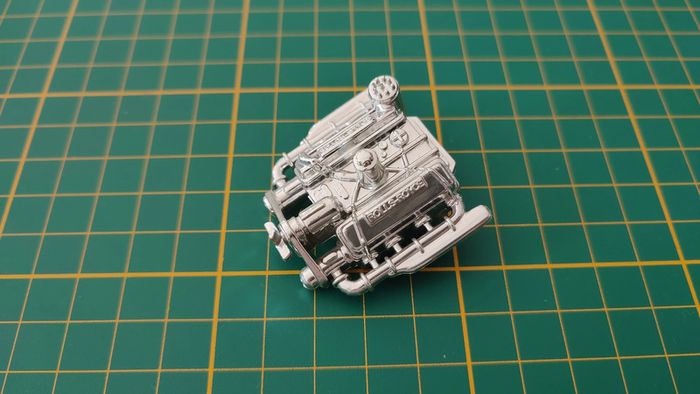 Partie moteur pièce détachée miniature Rolls-Royce Camargue Burago BBurago 1/22 1/22e 1/22eme #B58