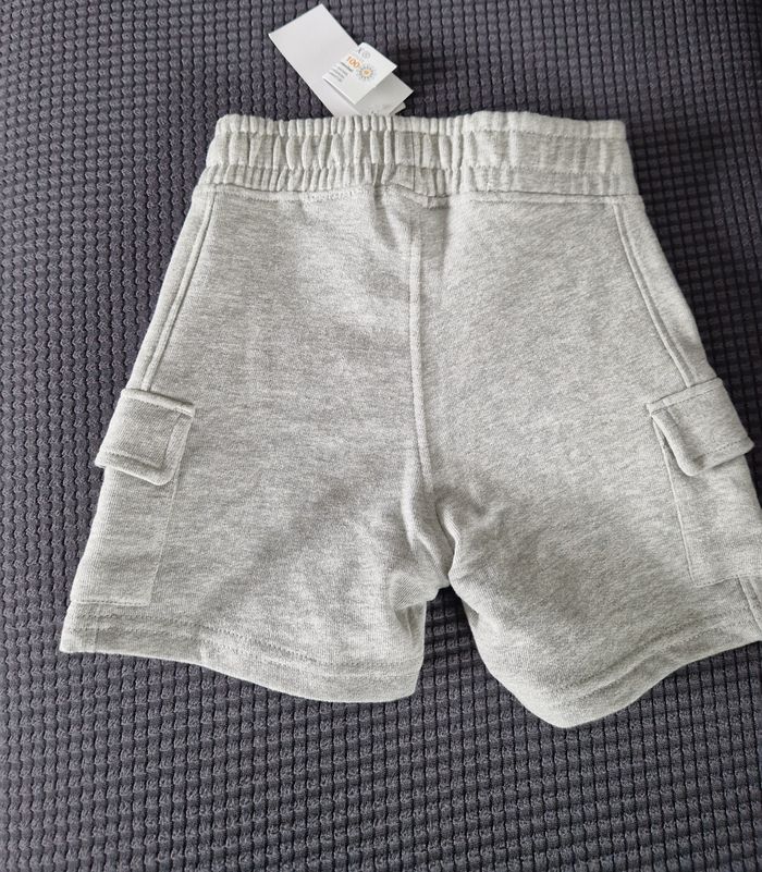 Short neuf 4 ans - photo numéro 4