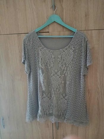 Tee-shirt ou tunique prix négociable