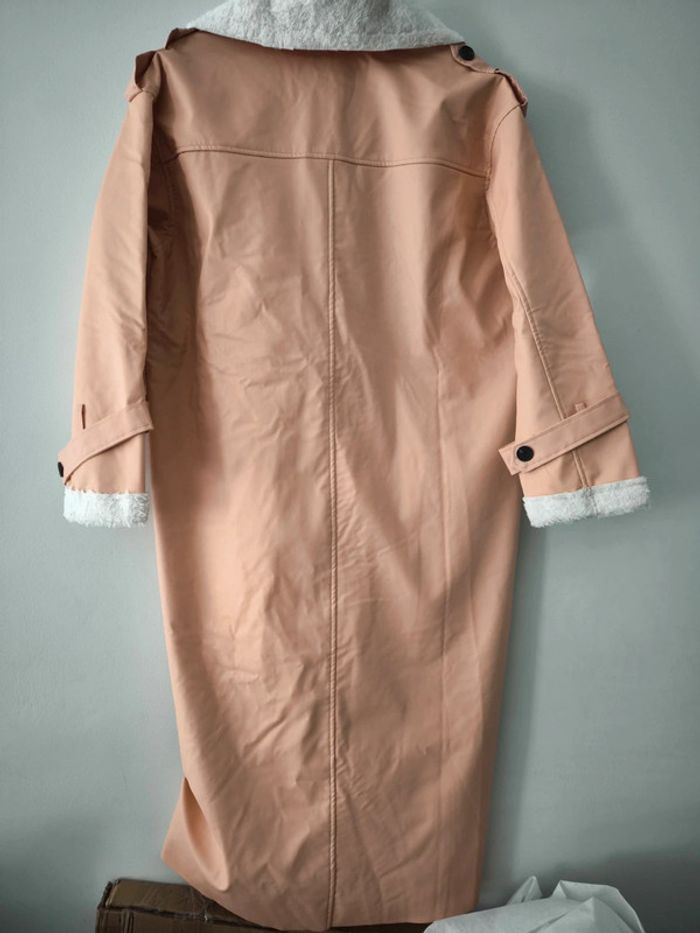 Manteau long saumon clair avec col en fausse fourrure Taille L - photo numéro 4