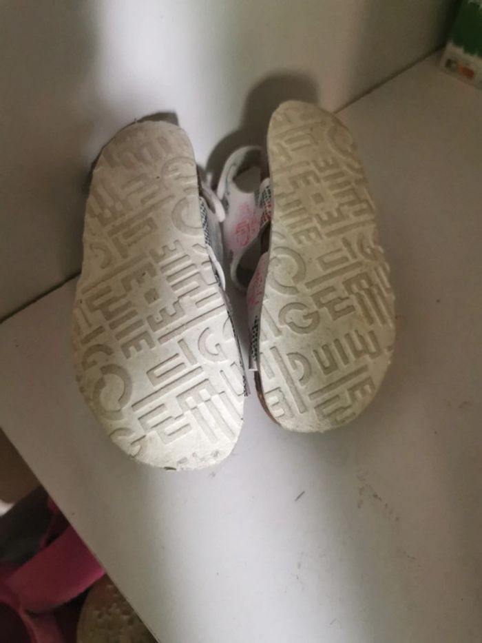 Chaussures été T23 - photo numéro 4