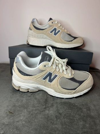 New balance M2002 couleur beige - parfait état - avec boite - taille 39,5 - femmes
