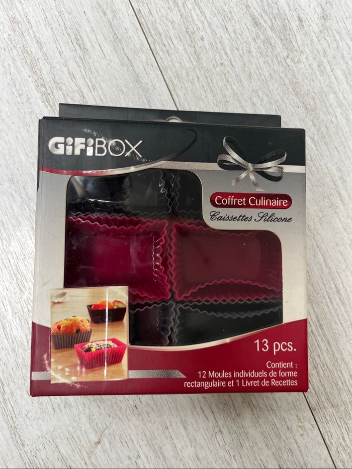 Gifi box 12 moules individuels rectangulaires à gâteaux silicone et un livret recette - photo numéro 2