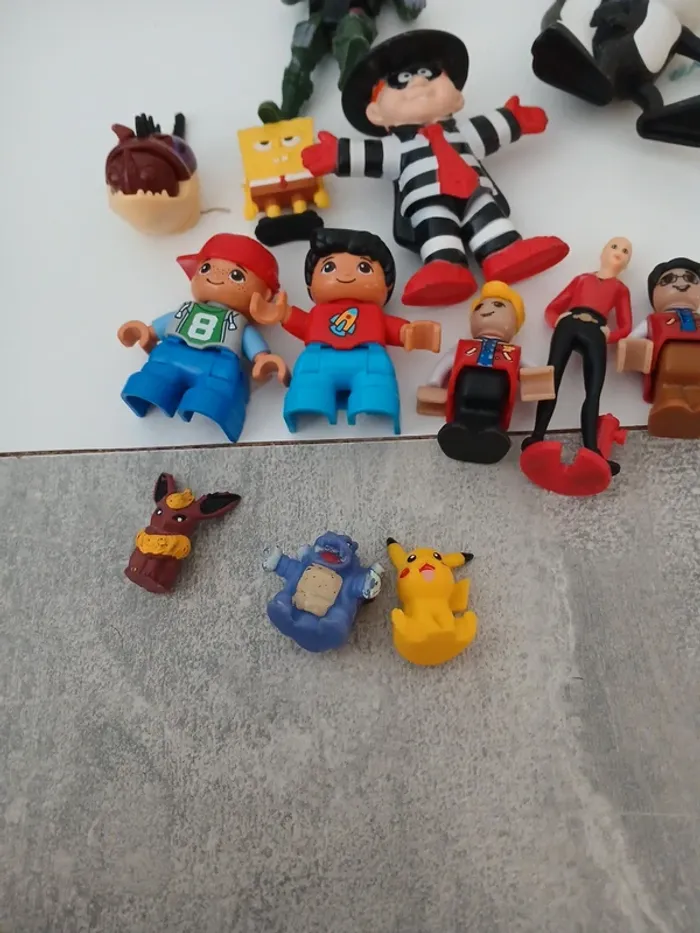 Lot jouets figurines - photo numéro 2