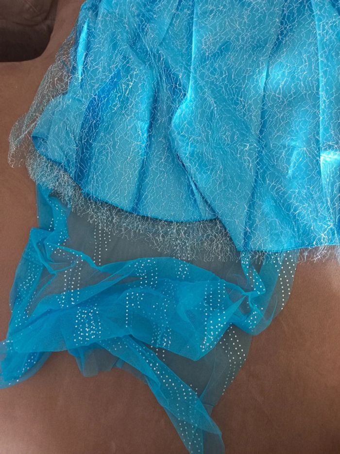 Robe déguisement elsa reine des neiges avec longue traîne 3/4 ans - photo numéro 4
