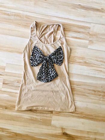 debardeur beige avec noeud