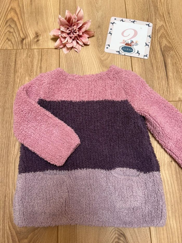Pull doux fait main rose mauve et Lila 2 ans