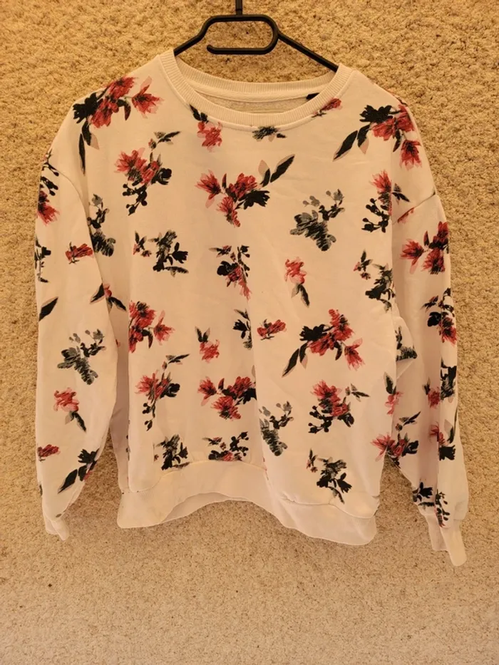 Sweat à motif fleuri grunge vintage tie and dye