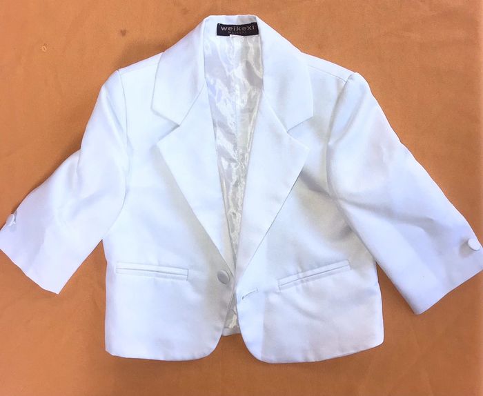 Costume blanc 12 mois + 2 chemises offerte - photo numéro 4