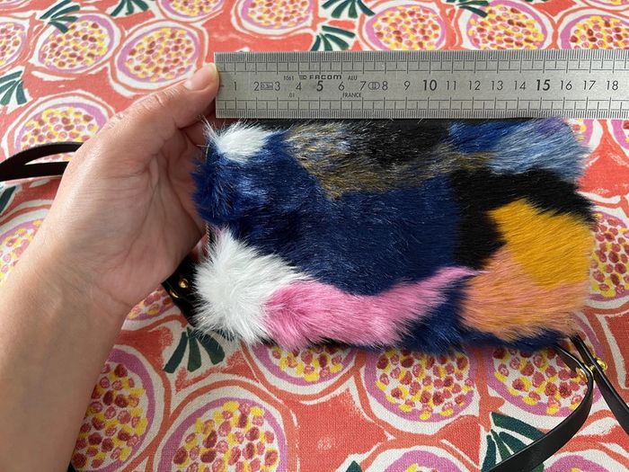 Petit sac pochette fausse fourrure Monki - photo numéro 9