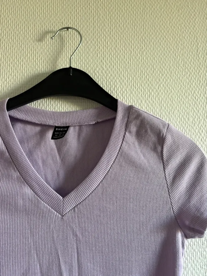 T shirt crop top lilas - photo numéro 2