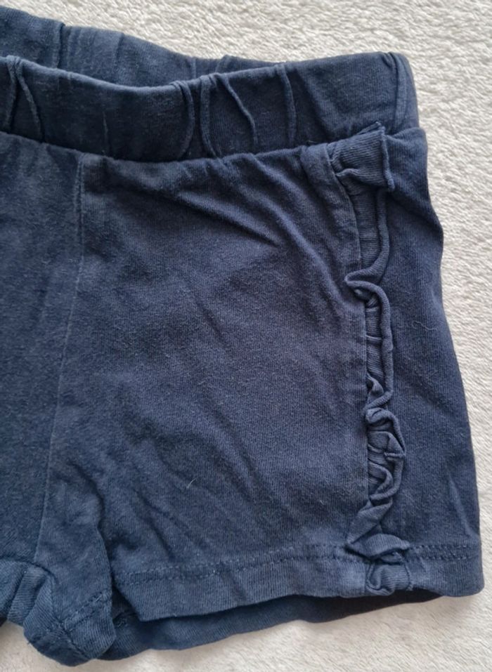 Lot de 2 shorts marine & moutarde - 18M - Gémo (BE avec défauts) - photo numéro 3