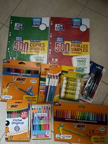 Lot fournitures scolaire neuf 