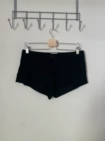 Short noir et dentelle modal Undiz taille M