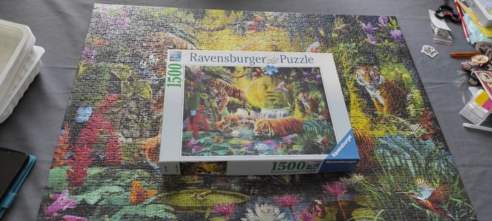 Puzzle 1500p Ravensburger "tigres au plan d'eau"