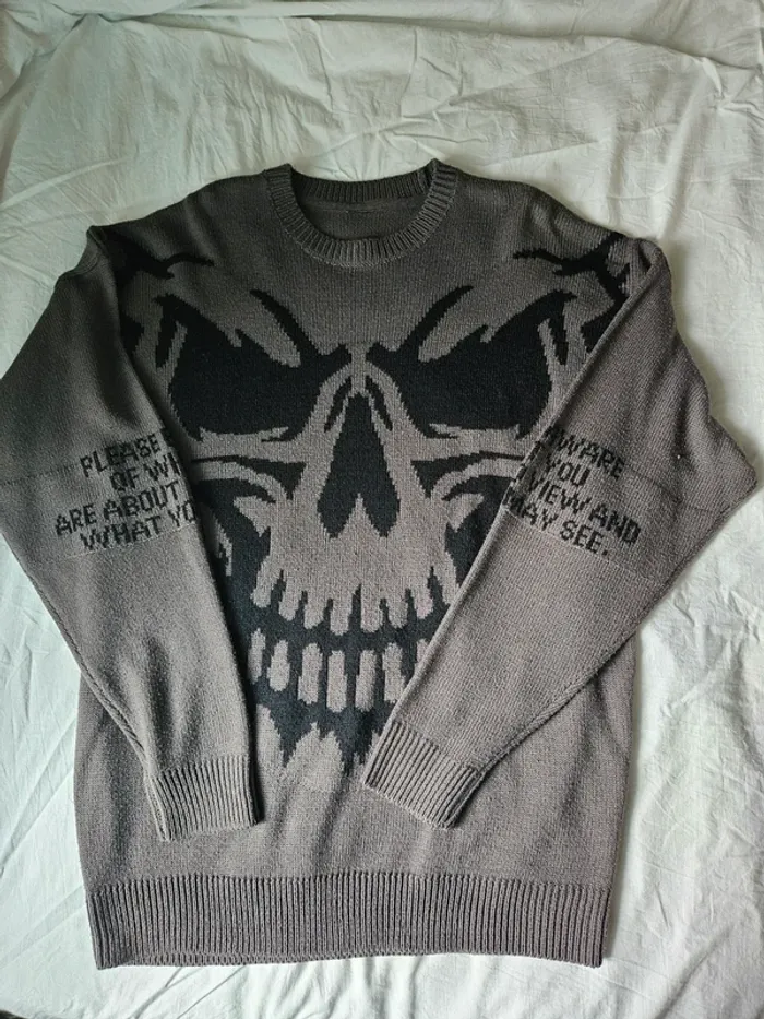 Pull tête de mort - photo numéro 2