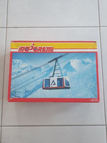 Téléphérique majorette en boite