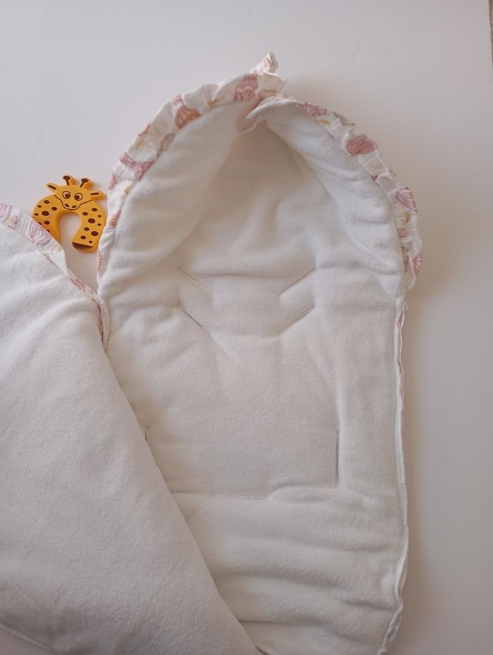 Nid d'ange bébé gaze de coton et polaire montgolfière rose - photo numéro 2