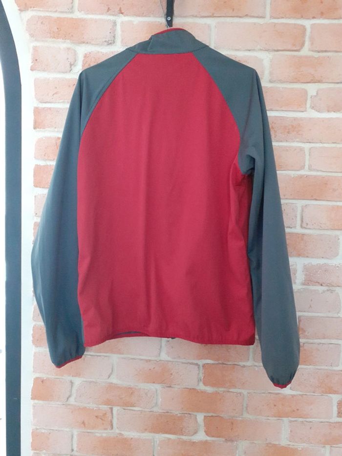 Veste de sport rouge et grise - T. M - photo numéro 5