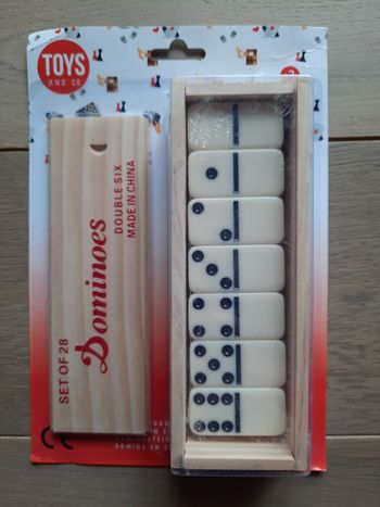 Jeu de dominos neuf avec étiquette