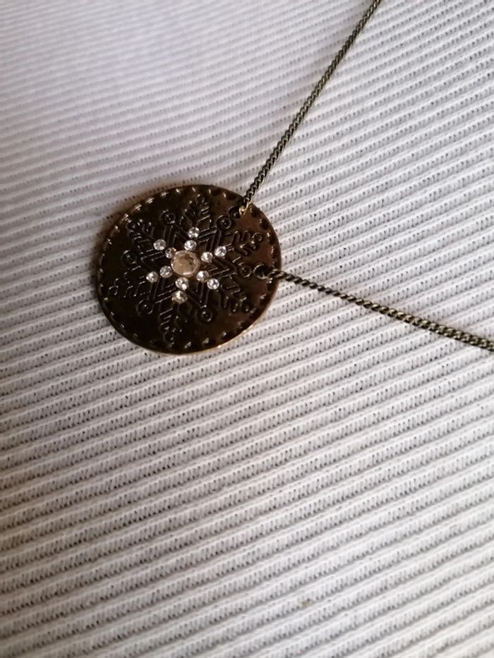 Chaine et pendentif metal doré - photo numéro 3